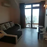 за гости чайка град 4*