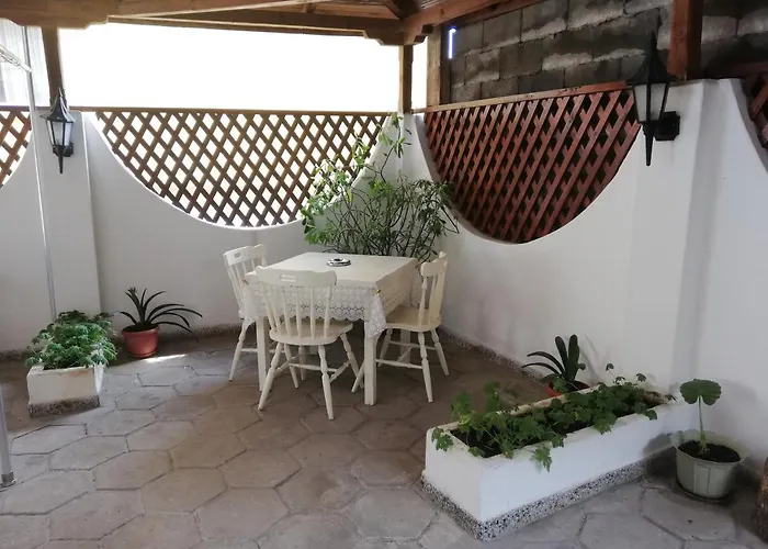 за гости чайка град 4*