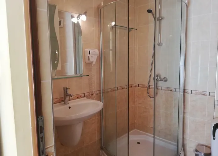 за гости чайка град 4*