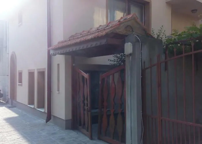 за гости чайка град 4*